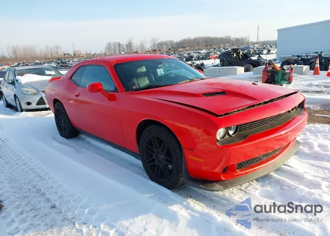 2015 Dodge Challenger Sxt Plus z USA, uszkodzony, nr VIN 2C3CDZBG2FH783573